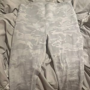 Womens White camo Lulu leggings